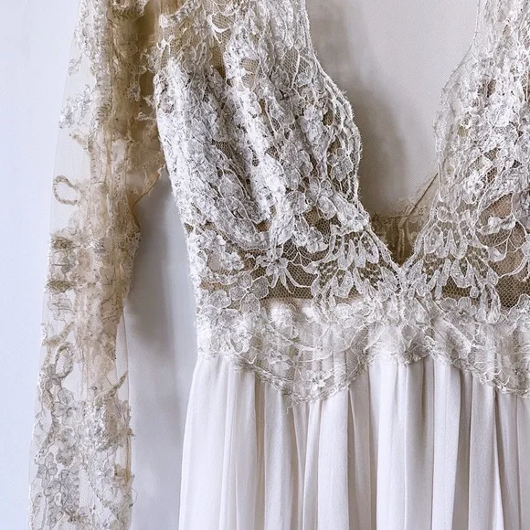 Anne Barge Leyland Wedding Gown - Picture 13 of 16